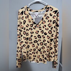 LuLaRoe Leopard Print V-Neck Women's Top, Vicki Small 26” Long